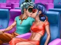 لعبة Dotted Girl Cinema Flirting على الانترنت