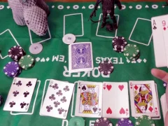 لعبة Casual Poker Online على الانترنت