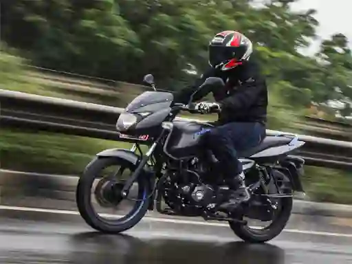 لعبة Bajaj Pulsar 125 على الانترنت
