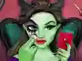 لعبة Evil Queen Glass Skin Routine #Influencer على الانترنت