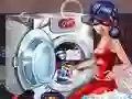 لعبة LadyBug Washing Costumes على الانترنت