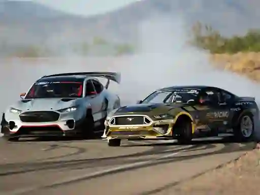 لعبة Drifting Mustang Car Puzzle على الانترنت