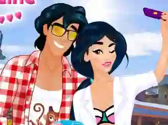 لعبة Couple Travel Selfie على الانترنت