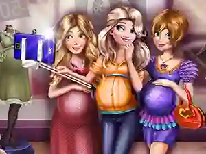 لعبة Princesses Pregnant Selfie على الانترنت