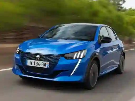 لعبة Peugeot E-208 على الانترنت