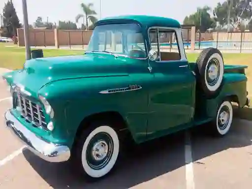 لعبة Classic Trucks Puzzle على الانترنت