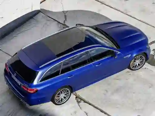 لعبة Mercedes Benz E63 Amg Estate Slide على الانترنت