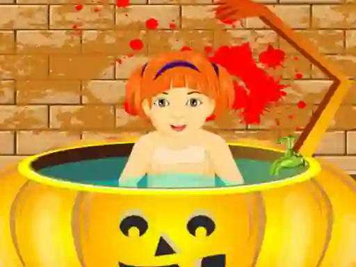 لعبة Little Baby Halloween Bathing على الانترنت