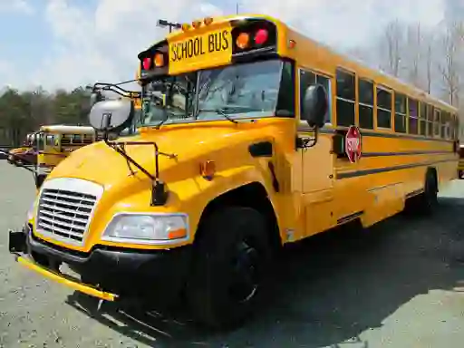 لعبة School Buses Puzzle على الانترنت
