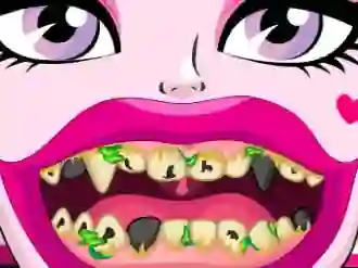 لعبة Draculaura Bad Teeth على الانترنت