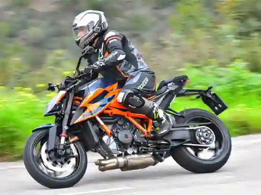 لعبة KTM Super Duke R على الانترنت