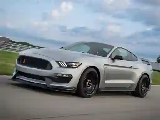 لعبة Mustang Shelby Puzzle على الانترنت