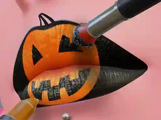لعبة Lip Art على الانترنت